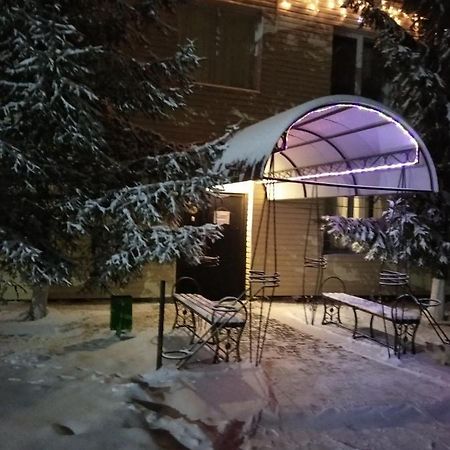 Hotel Gostynnyi Dvir Sharhorod ภายนอก รูปภาพ