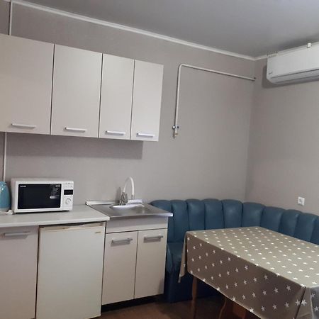 Hotel Gostynnyi Dvir Sharhorod ภายนอก รูปภาพ