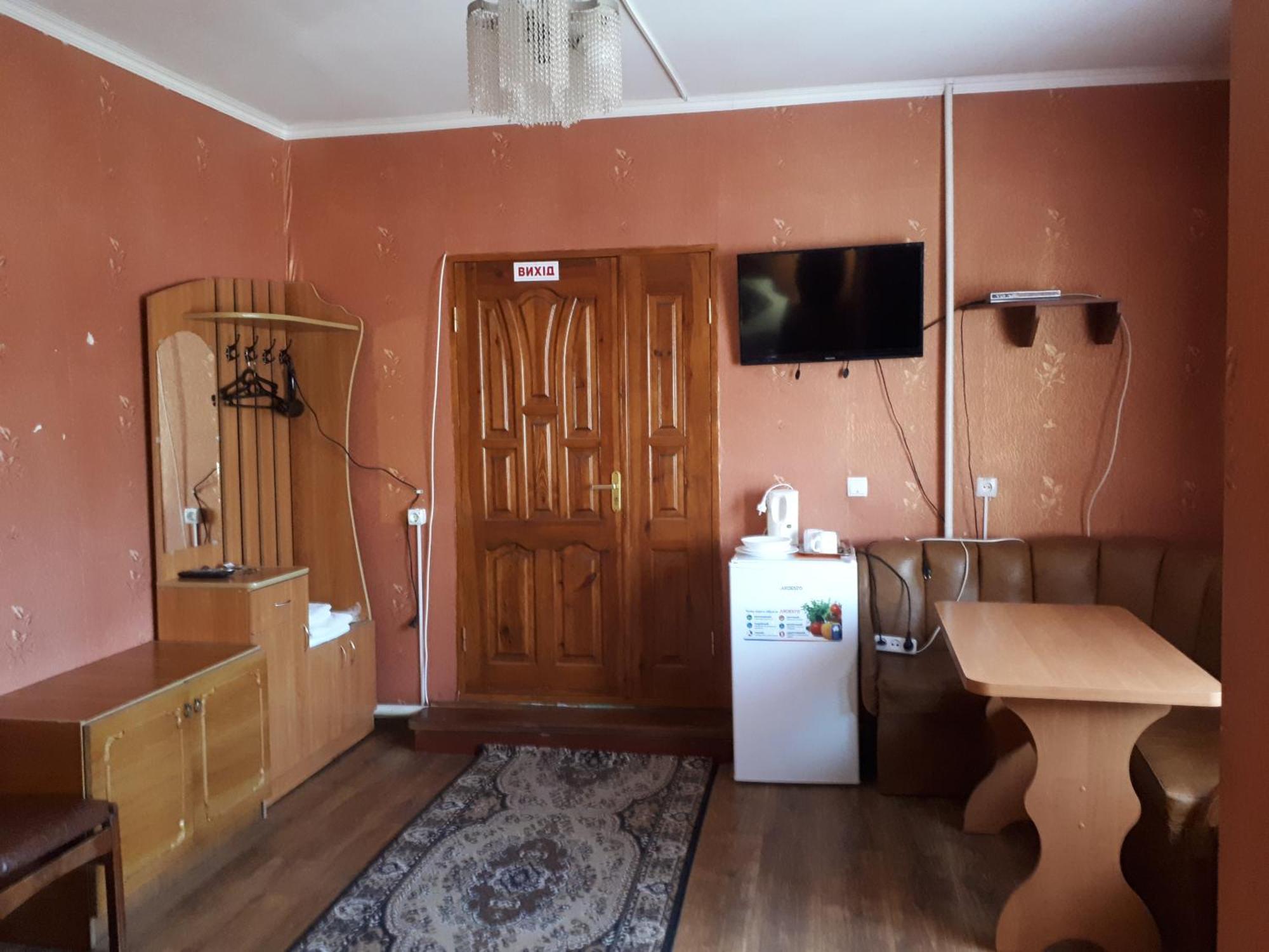 Hotel Gostynnyi Dvir Sharhorod ภายนอก รูปภาพ