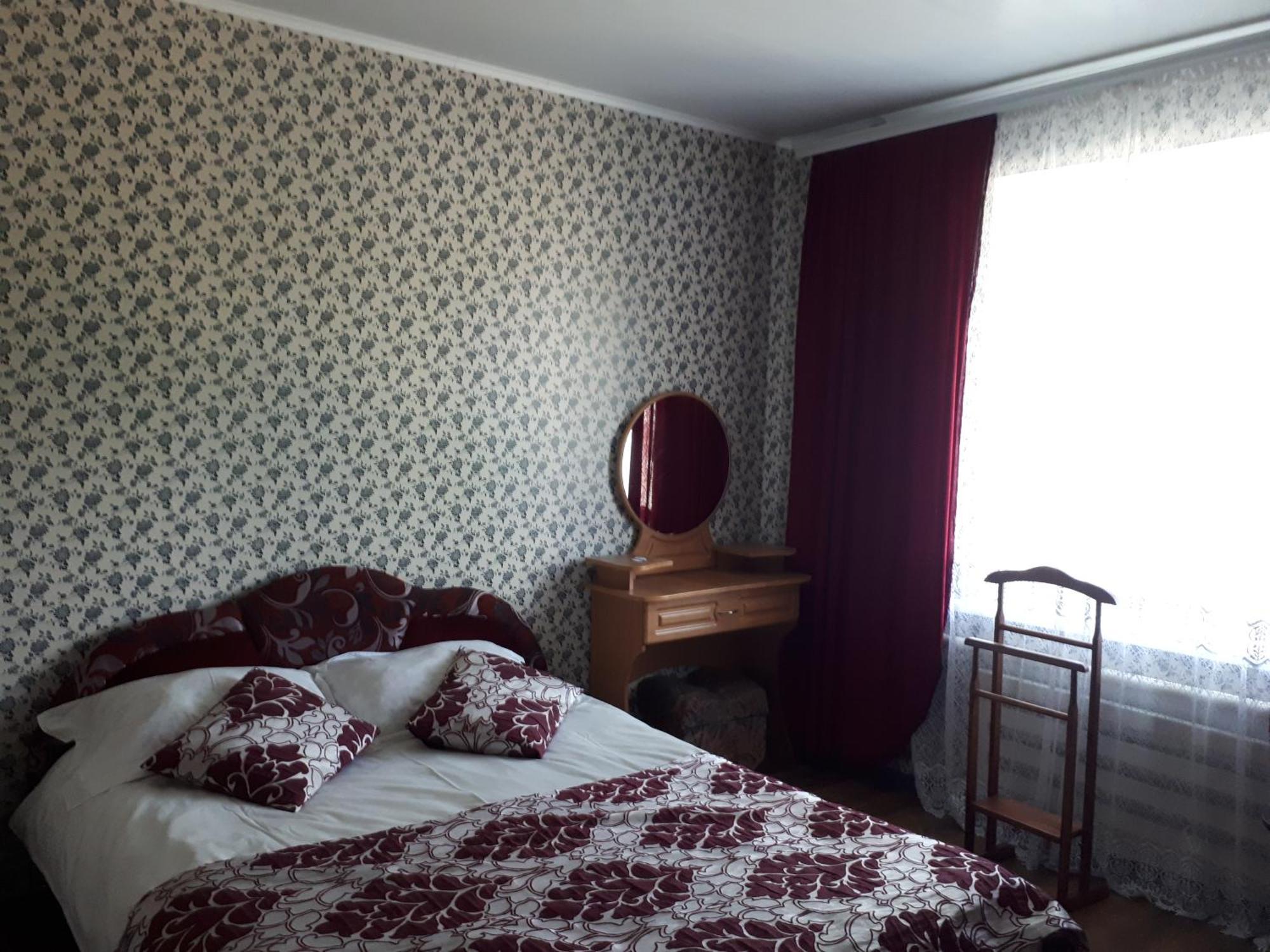 Hotel Gostynnyi Dvir Sharhorod ภายนอก รูปภาพ