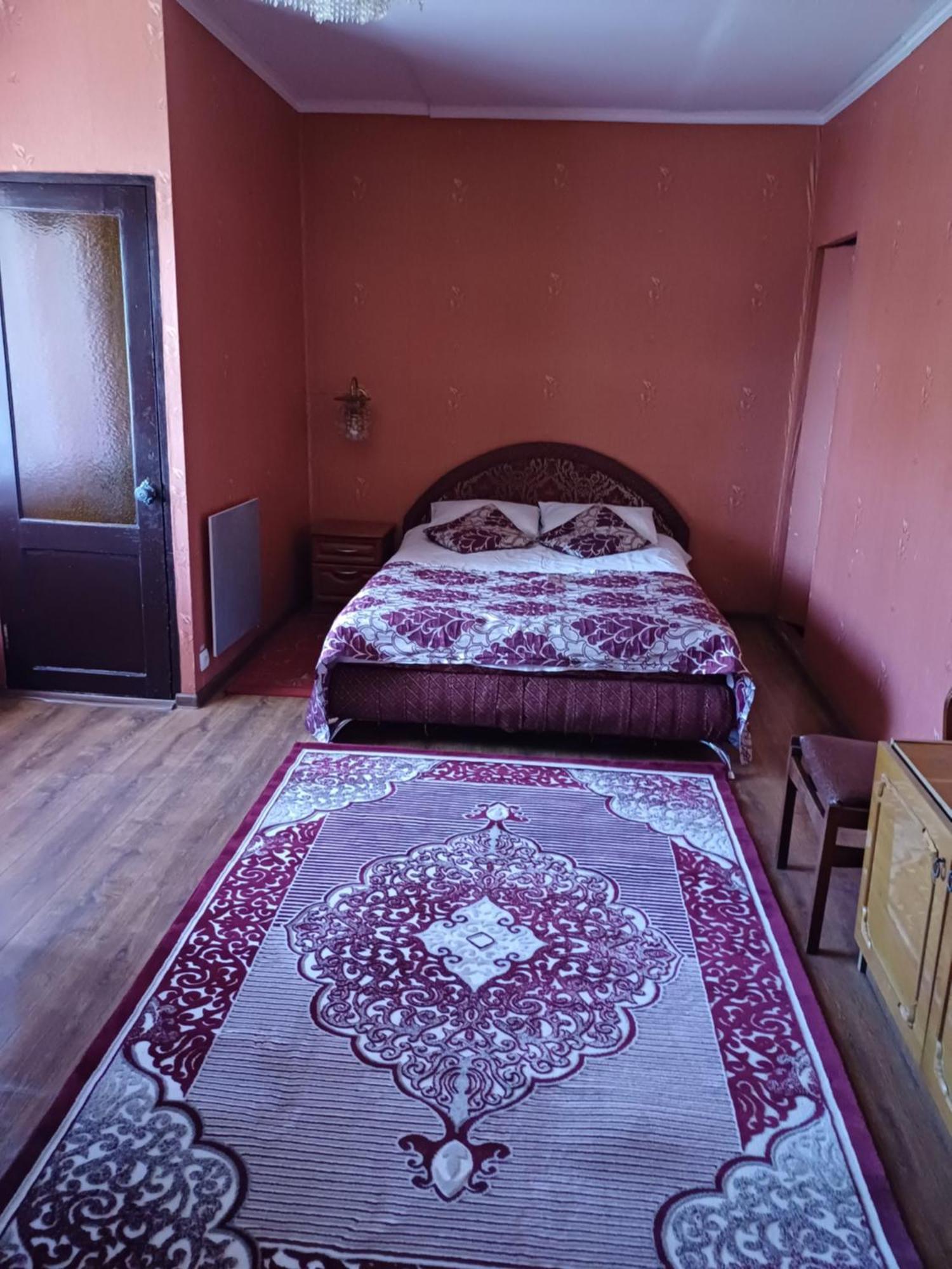 Hotel Gostynnyi Dvir Sharhorod ภายนอก รูปภาพ