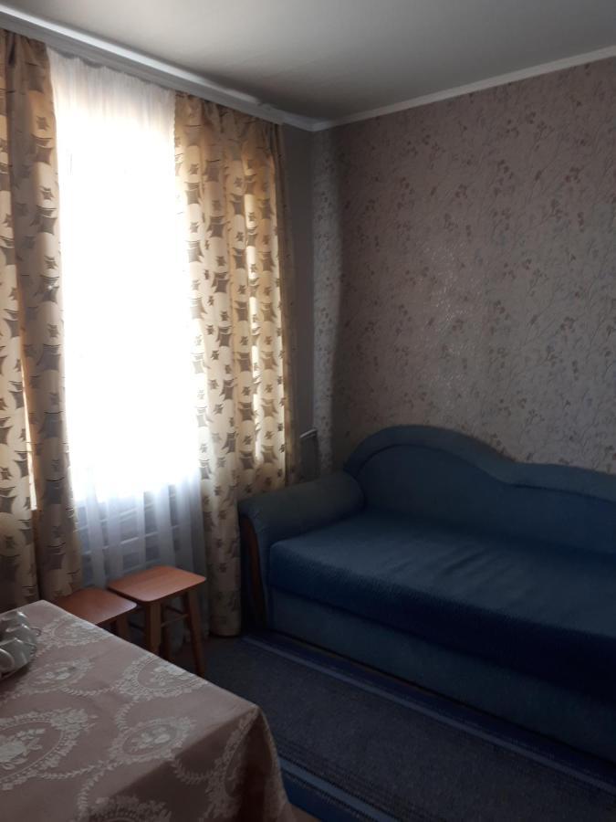 Hotel Gostynnyi Dvir Sharhorod ภายนอก รูปภาพ